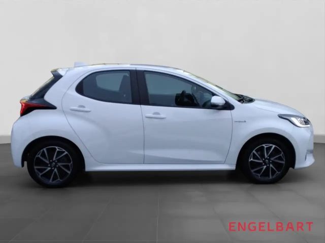 Toyota Yaris Hatchback Hybride Team D