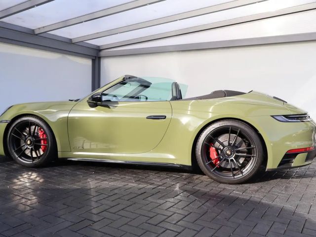 Porsche 992 Cabrio Carrera GTS