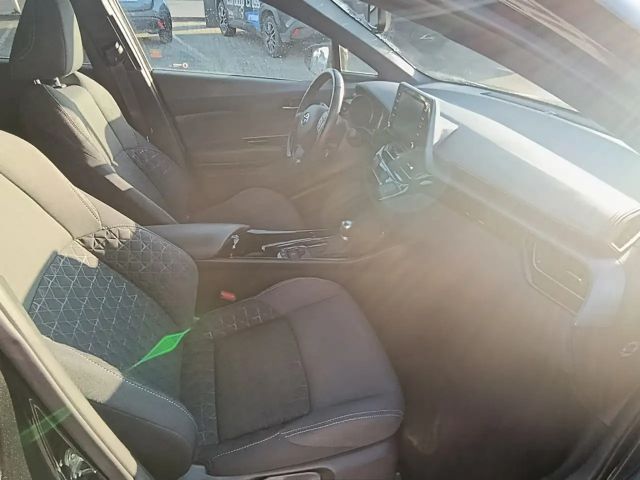 Toyota C-HR Hybride Team D