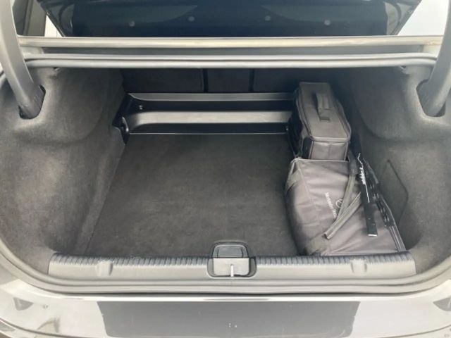 Mercedes-Benz EQE 43 Sedan