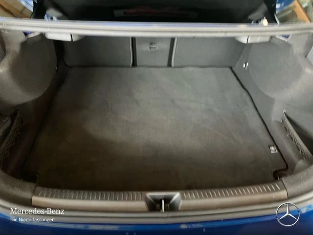 Mercedes-Benz A 220 4MATIC AMG Line