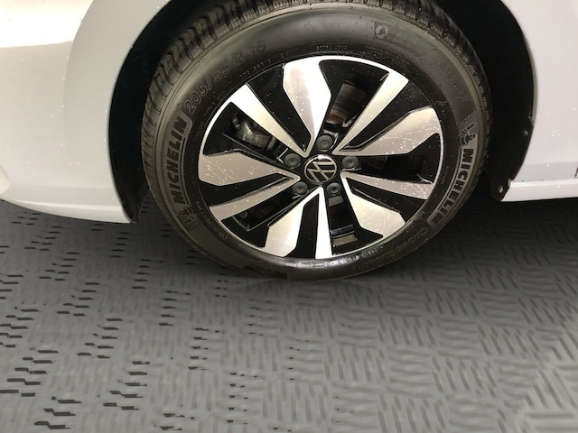 Volkswagen Golf 1.5 eTSI DSG Golf VIII