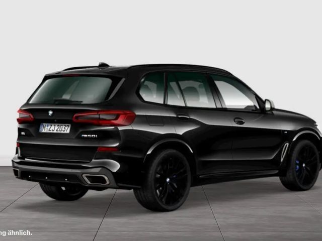 BMW X5 M50i