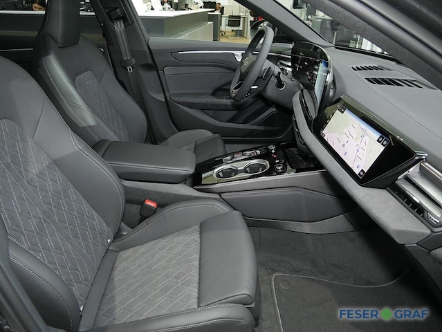 Audi A6 Avant Quattro S-Tronic