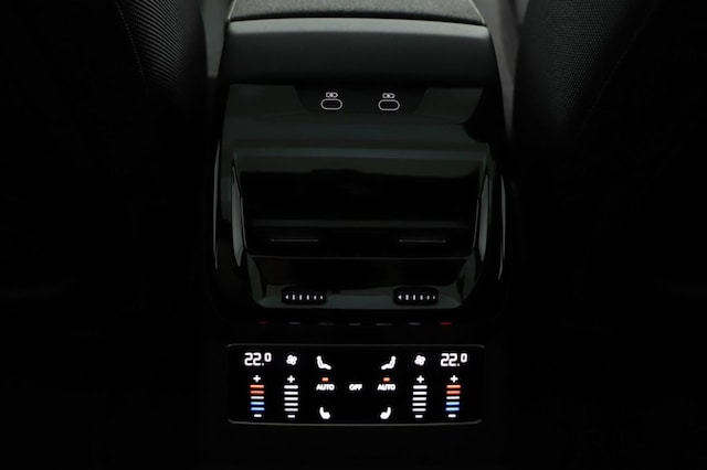 Audi A6 Avant Quattro S-Tronic