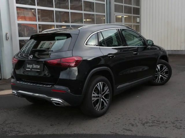 Mercedes-Benz GLA 180 Progressive
