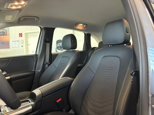 Mercedes-Benz B 200 Progressive Sedan