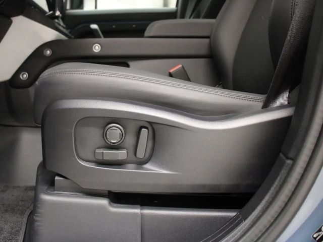 Land Rover Defender 110 D300 Dynamic SE