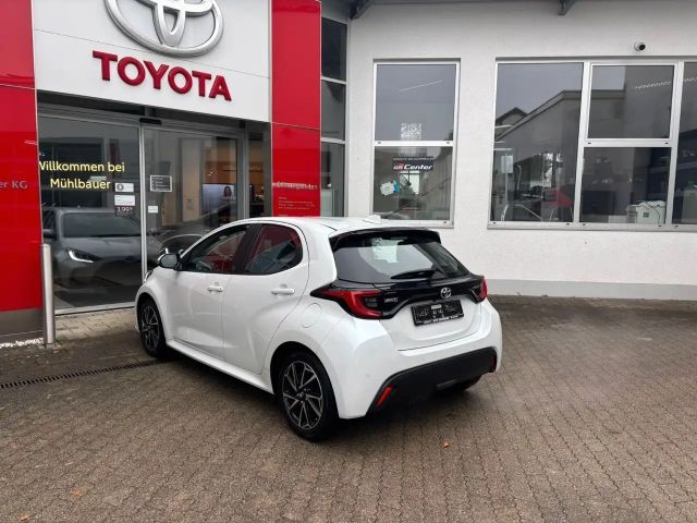 Toyota Yaris Hatchback Hybride Team D