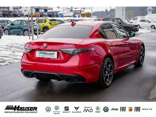 Alfa Romeo Giulia AT8 Q4 Turbo