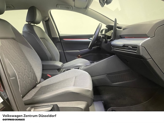 Volkswagen Golf 1.5 eTSI DSG Variant