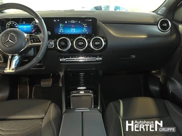 Mercedes-Benz B 180 Progressive Sedan