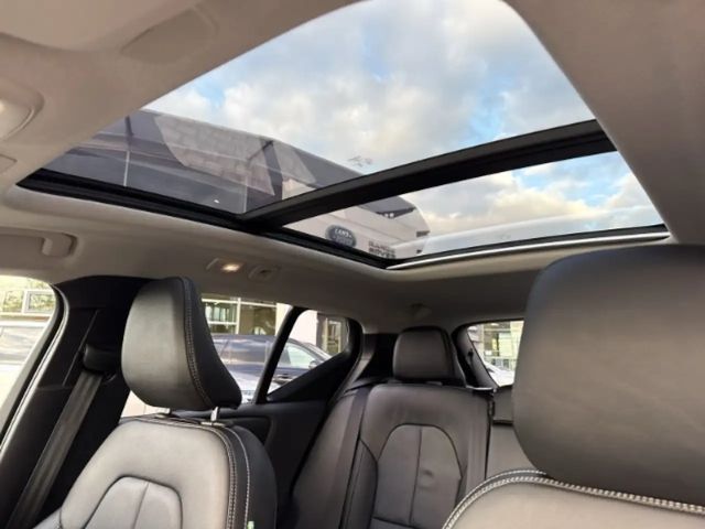 Volvo XC40 Dark Plus