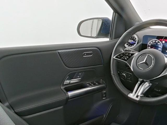 Mercedes-Benz B 200 Progressive Sedan