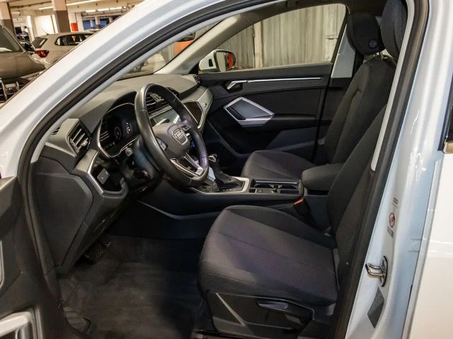 Audi Q3 45 TFSI Ambiente Hybride