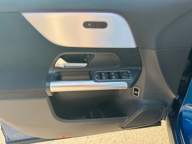 Mercedes-Benz GLA 200 AMG Line