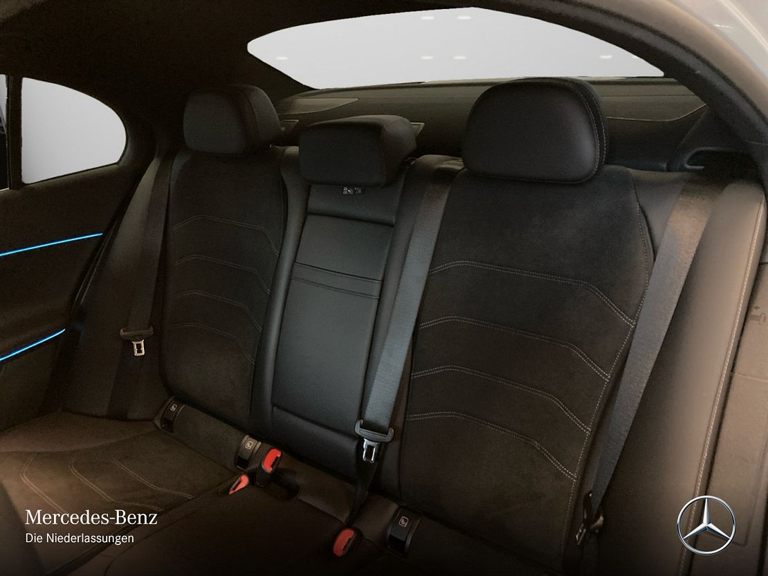 Mercedes-Benz E 200 AMG Line Sedan