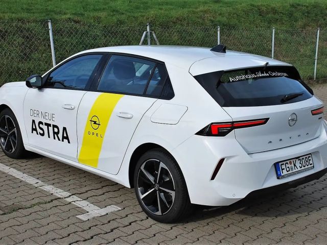 Opel Astra Hybrid Innovation