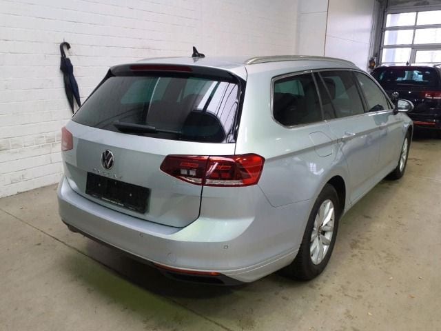 Volkswagen Passat 2.0 TDI Business DSG Variant