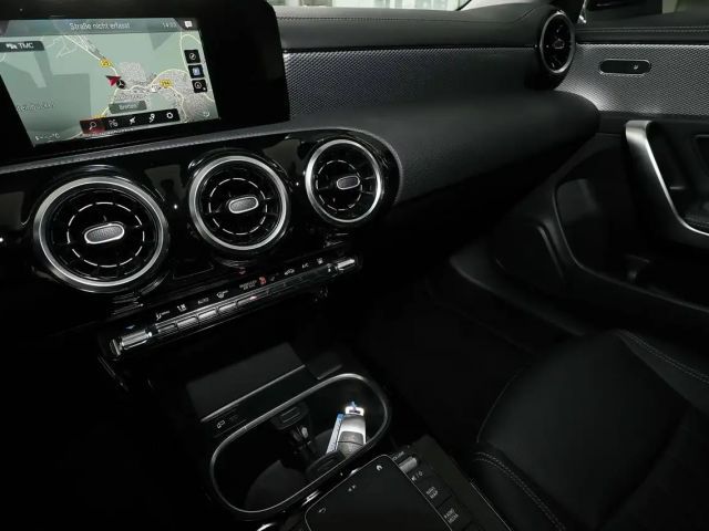 Mercedes-Benz CLA 250 CLA 250 e Coupé