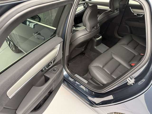 Volvo V90 AWD Core Recharge T6