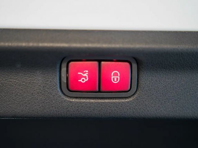 Mercedes-Benz EQE 350 4MATIC AMG Line Sedan