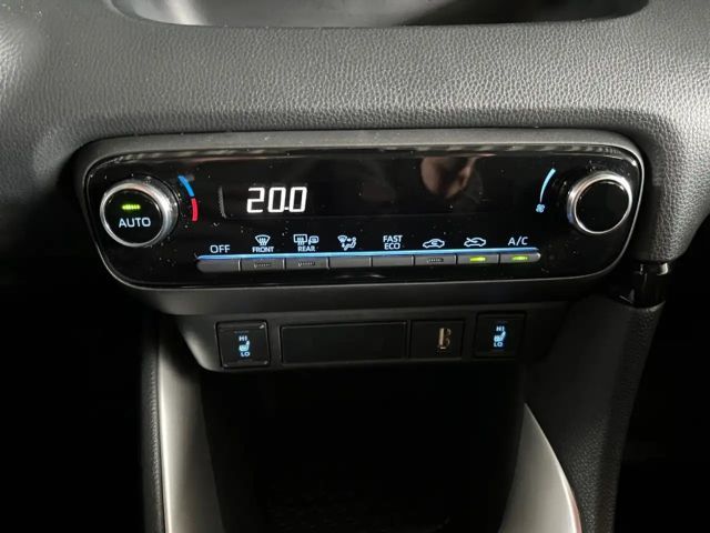 Toyota Yaris Hatchback Team D