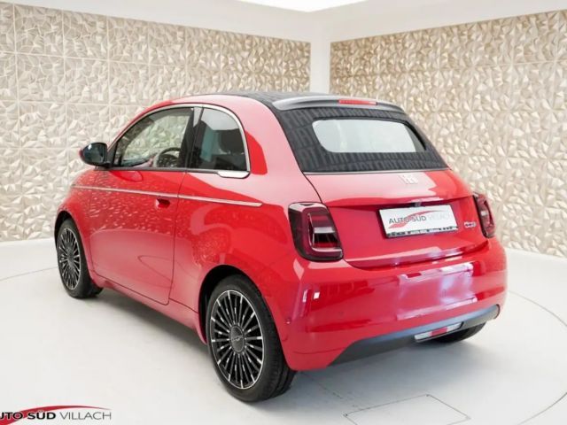 Fiat 500e La Prima