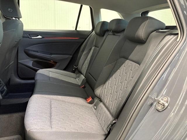 Volkswagen Golf 1.5 eTSI DSG Golf VIII Variant