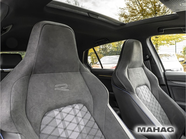 Volkswagen Golf 1.5 eTSI DSG Golf VIII R-Line