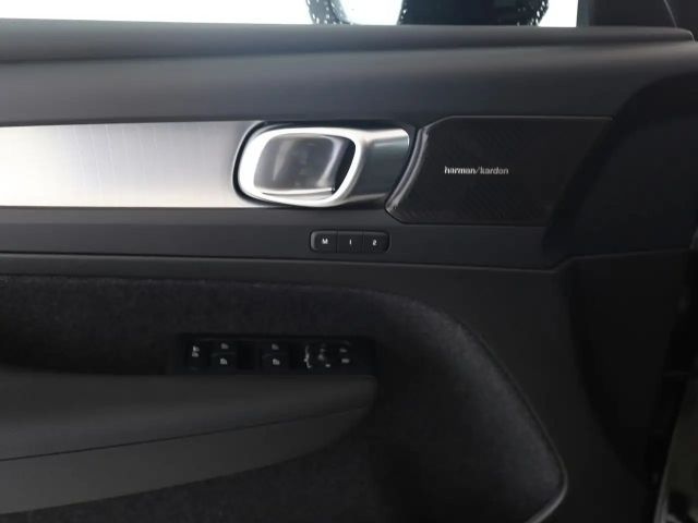 Volvo XC40 Dark Plus