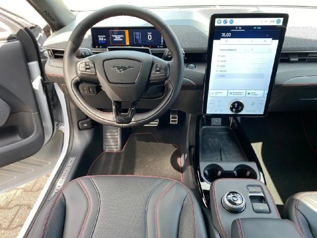 Ford Mustang Mach-E AWD Premium