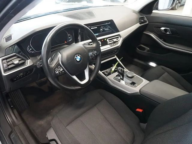 BMW 330 330e Touring xDrive