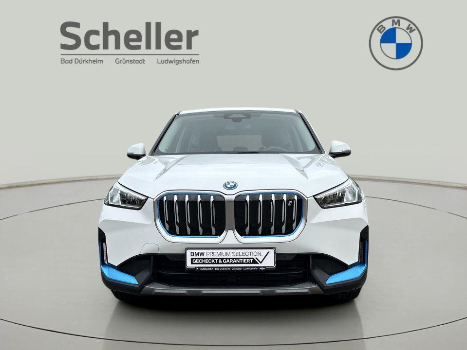 BMW iX1 xDrive30