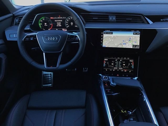 Audi Q8 e-tron 55 Quattro S-Line