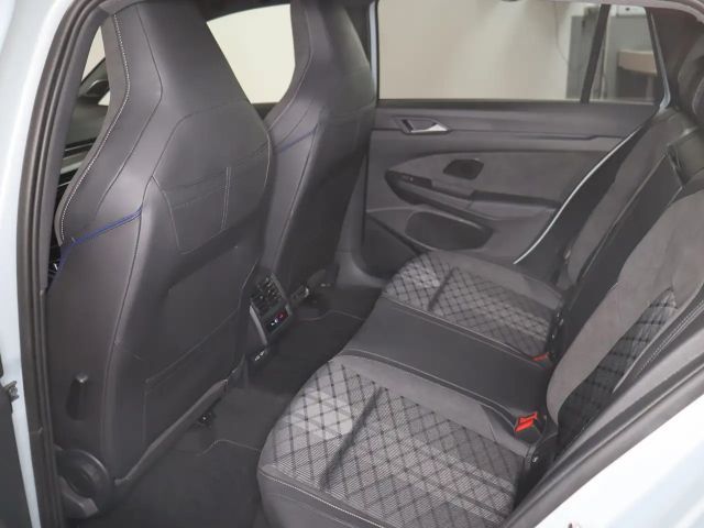 Volkswagen Golf 1.5 eTSI R-Line Style Variant