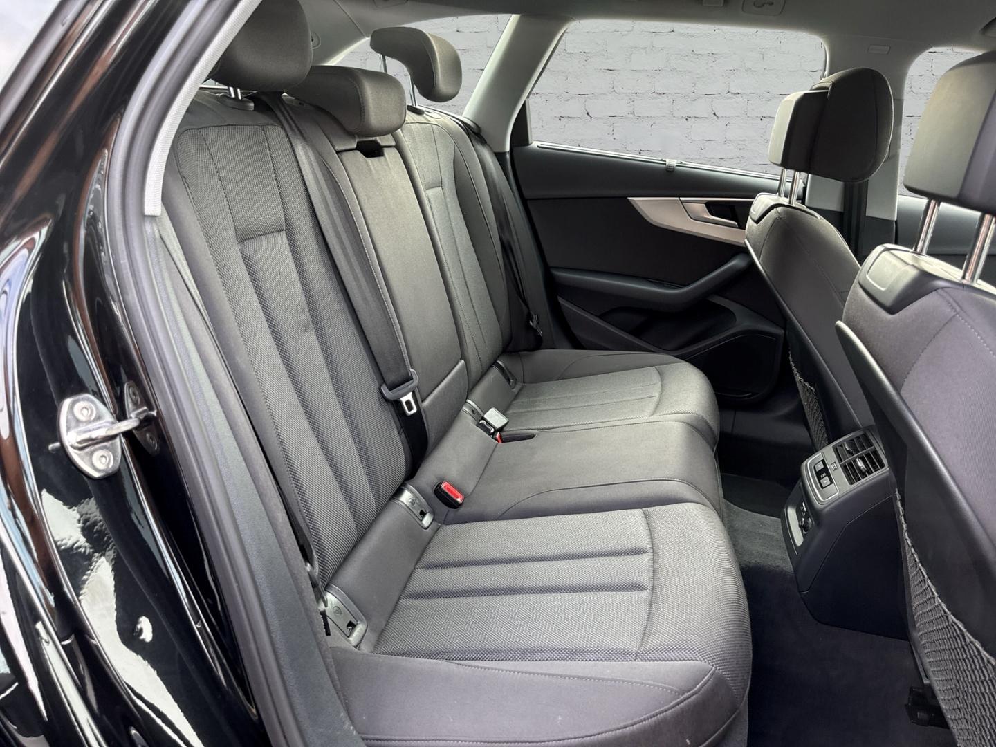 Audi A4 40 TFSI Avant S-Tronic