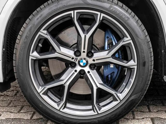 BMW X5 M60i