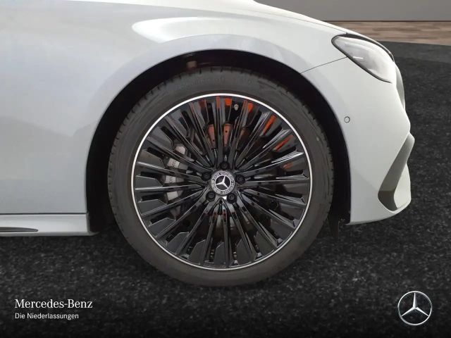 Mercedes-Benz E 220 AMG Line E 220 d Sedan