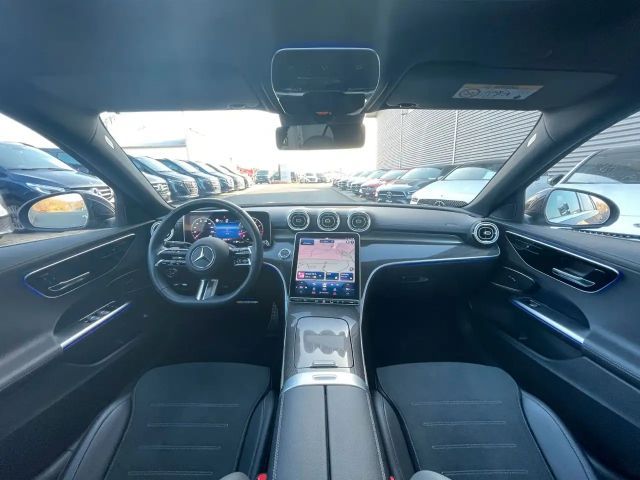 Mercedes-Benz C 200 4MATIC AMG Line Sedan
