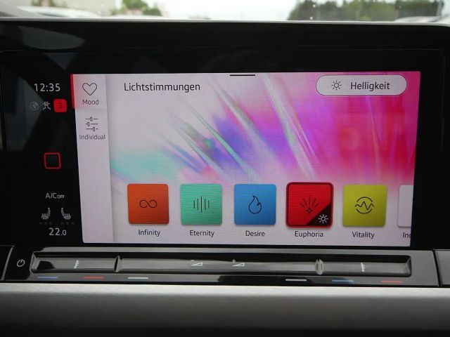 Volkswagen Golf Life