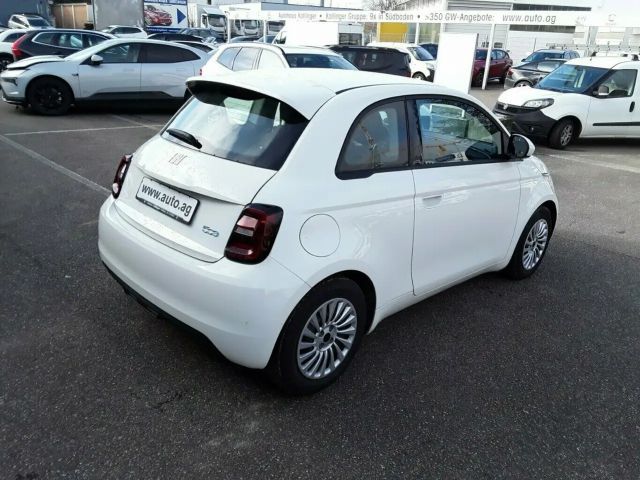 Fiat 500e Action
