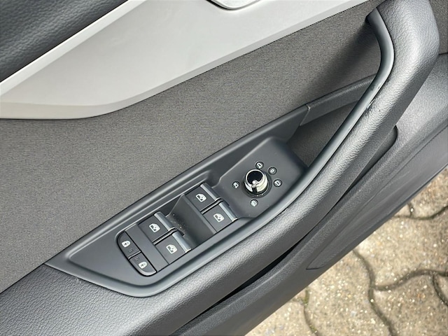 Audi A4 30 TDI Avant S-Tronic