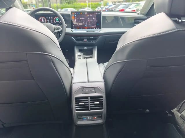 Volkswagen Passat 1.5 eTSI Business Variant