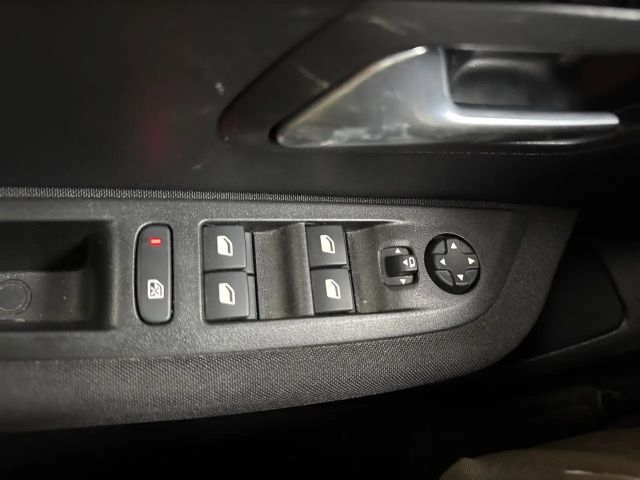 Peugeot E-208 Active Pack