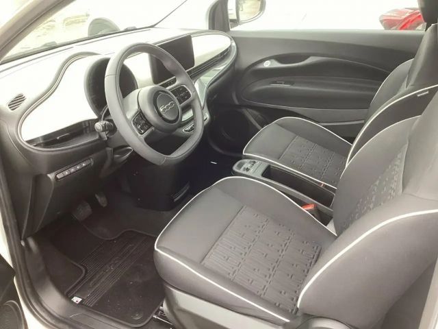 Fiat 500e 42kWh 118PS