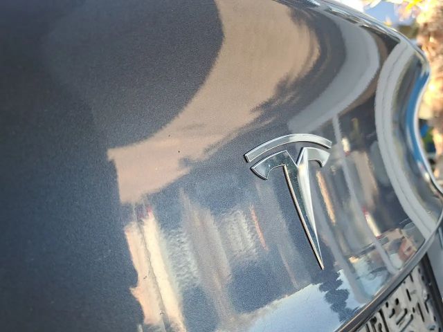 Tesla Model 3 AWD Long Range