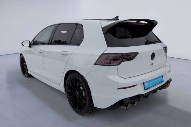 Volkswagen Golf Black Edition AKRA+PANO+Head-up+HARMAN+