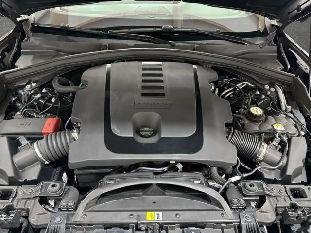 Jaguar F-Pace AWD D300 R-Dynamic