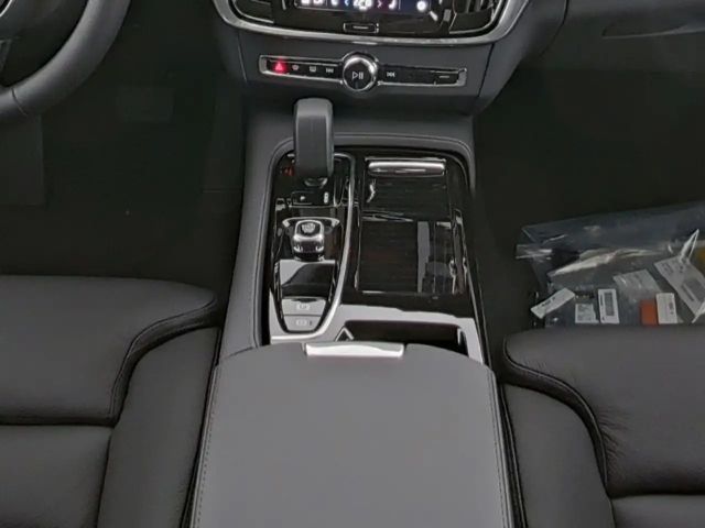 Volvo V90 AWD Dark Plus Recharge